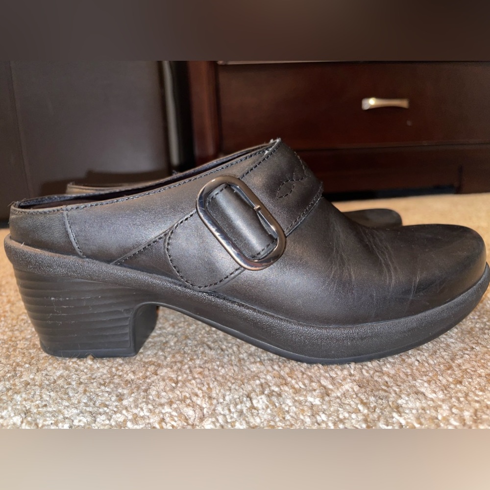 KLOGS Black Leather Clogs Women’s Size 9.5 M Like New